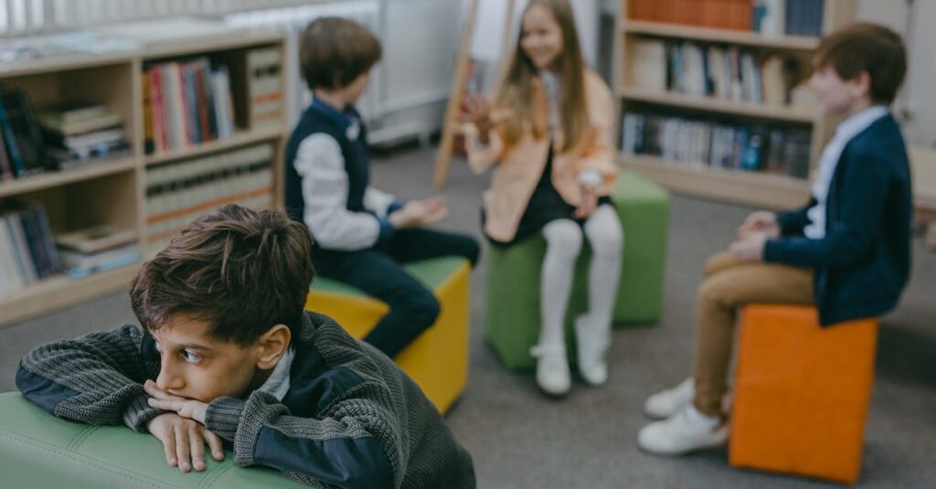découvrez ce qu'est le bullying, ses causes, ses conséquences et les solutions pour lutter contre l’intimidation à l’école, au travail ou en ligne. protégez-vous et soutenez les victimes.