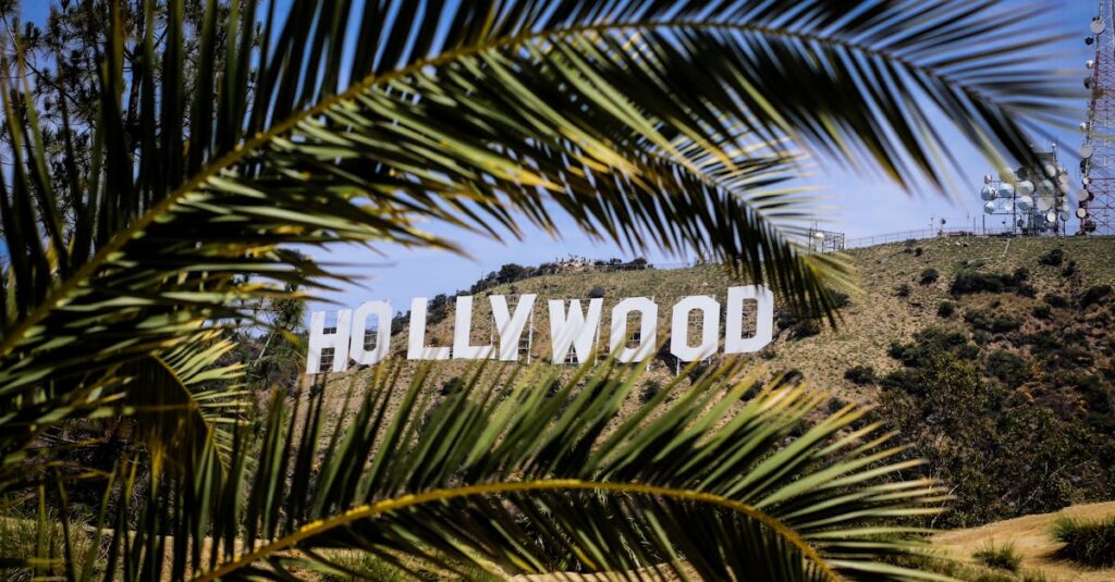 découvrez la californie, un état emblématique des états-unis réputé pour ses plages ensoleillées, ses villes dynamiques comme los angeles et san francisco, ses paysages grandioses et sa diversité culturelle incomparable.