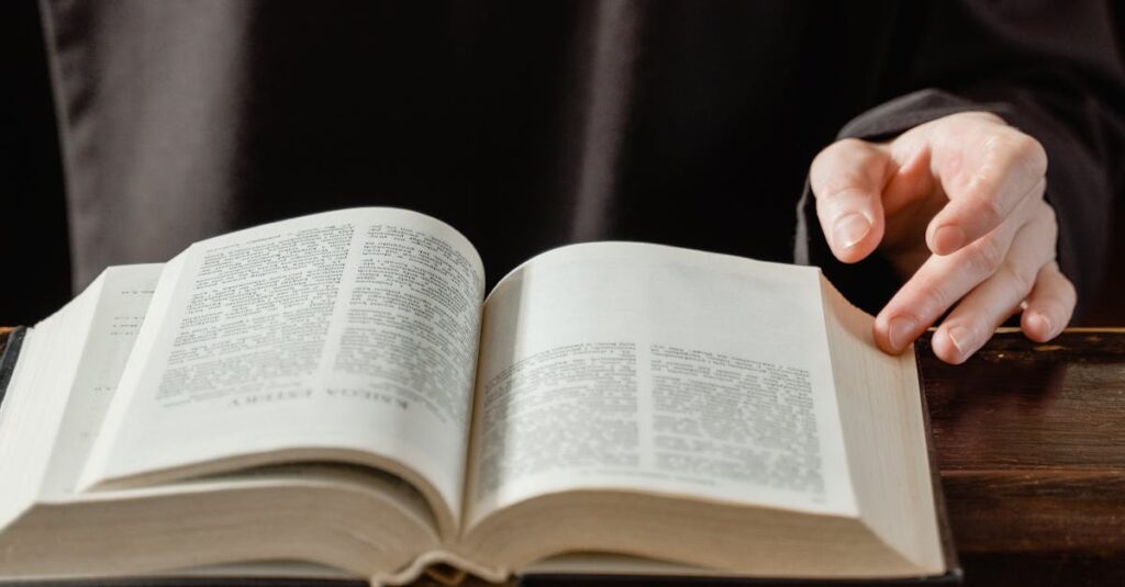 découvrez l'éducation catholique : ses valeurs, ses traditions et son engagement envers le développement intellectuel et spirituel des élèves dans un environnement fondé sur la foi chrétienne.