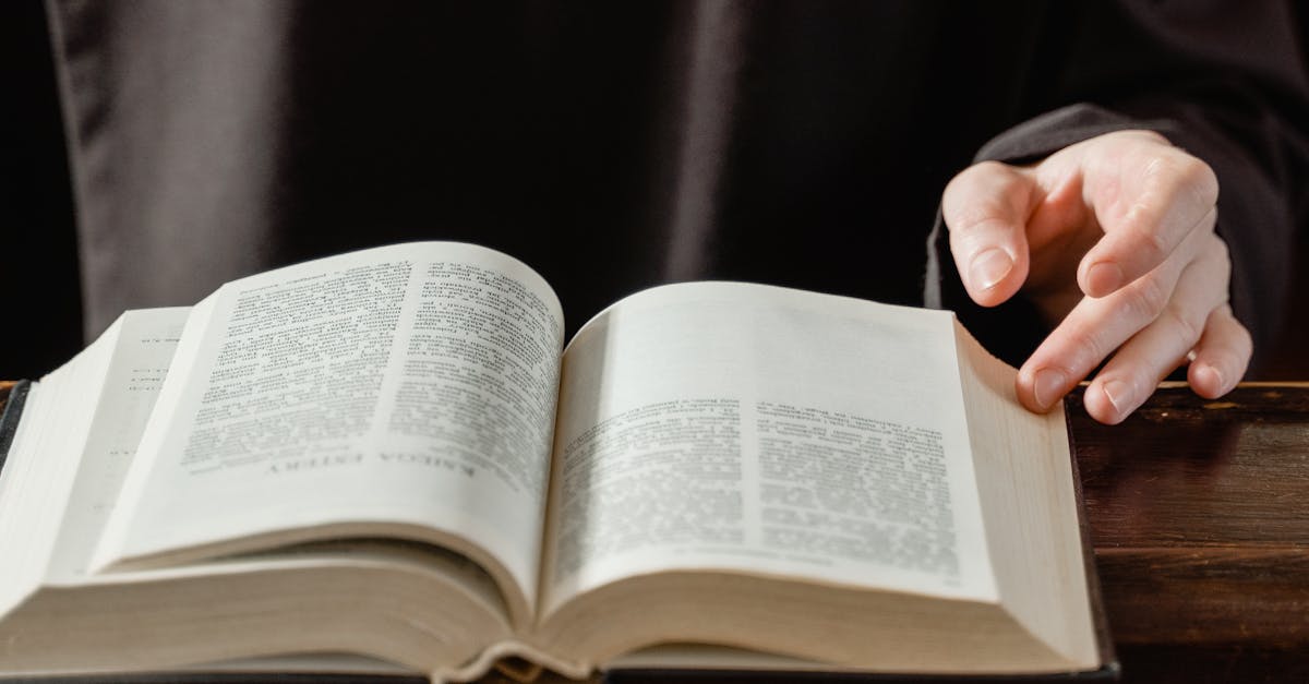 découvrez l'éducation catholique : ses valeurs, ses traditions et son engagement envers le développement intellectuel et spirituel des élèves dans un environnement fondé sur la foi chrétienne.