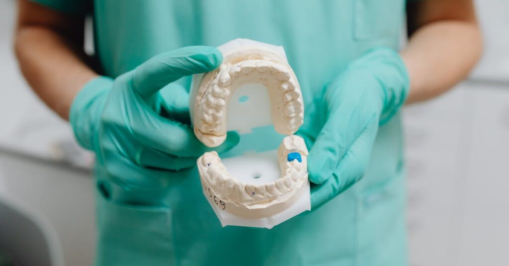 découvrez notre formation exclusive en pose de strass dentaire : apprenez les techniques professionnelles pour sublimer les sourires avec élégance et sécurité. transformez votre passion en expertise !