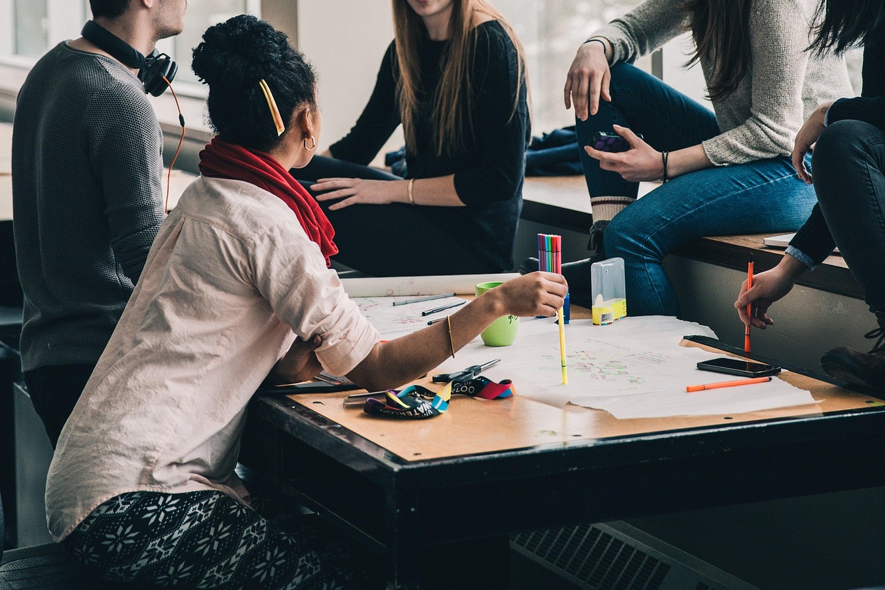 découvrez tout sur l'éducation : actualités, conseils, ressources pédagogiques et outils pour parents, enseignants et étudiants afin de favoriser la réussite scolaire et le développement personnel.