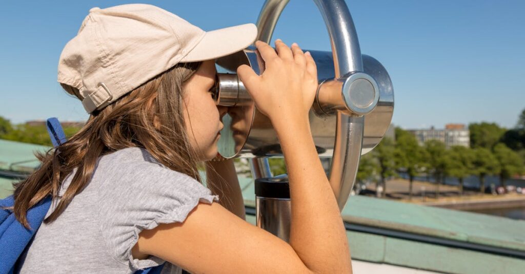 découvrez l'importance de l'éducation des filles, ses enjeux, ses bénéfices pour l'égalité des sexes et le développement social, ainsi que des initiatives pour promouvoir l'accès des filles à l'école.
