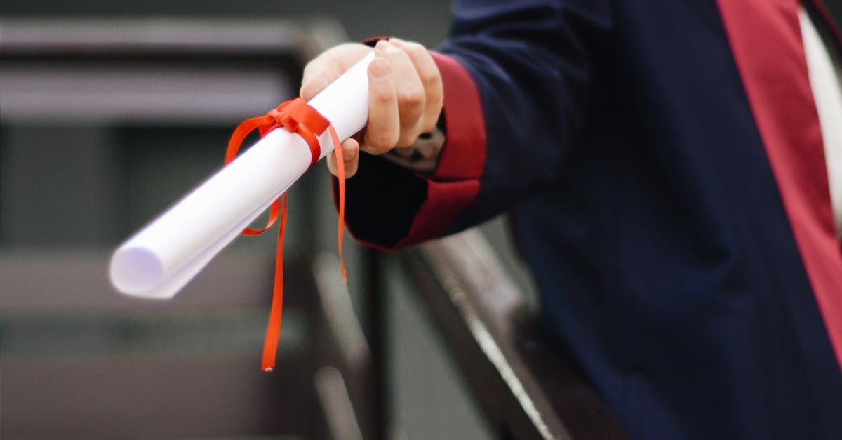 découvrez ce que signifie le terme 'graduate' : définition, usages académiques et professionnels, parcours d'études et débouchés pour les diplômés.