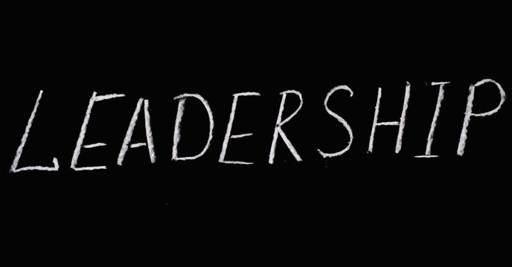 découvrez les principes, techniques et outils essentiels du management pour optimiser la performance de votre équipe et atteindre vos objectifs professionnels.