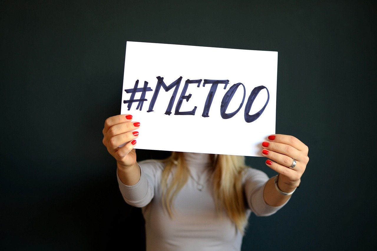 découvrez le mouvement #metoo, qui lutte contre le harcèlement et les agressions sexuelles, en favorisant la prise de conscience et en soutenant les victimes à travers le monde. rejoignez la conversation et apprenez comment ces témoignages puissants transforment la société.