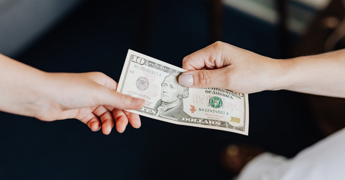 découvrez tout ce qu'il faut savoir sur le salaire : définition, calcul, conseils pour négocier, droits des salariés et tendances actuelles sur le marché du travail.