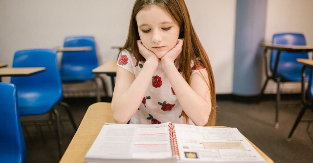 découvrez l'importance de l'assiduité scolaire, ses impacts sur la réussite des élèves et les meilleures pratiques pour encourager la présence régulière à l'école.