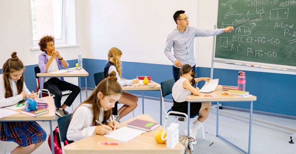découvrez l'importance des uniformes scolaires : avantages, inconvénients et leur impact sur la discipline, l'égalité et la réussite des élèves. tout savoir sur les tenues scolaires ici !