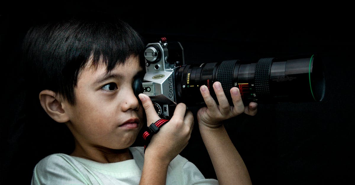 Éducation à la sexualité : une bataille entre intégristes et complotistes pour l’avenir de nos écoles