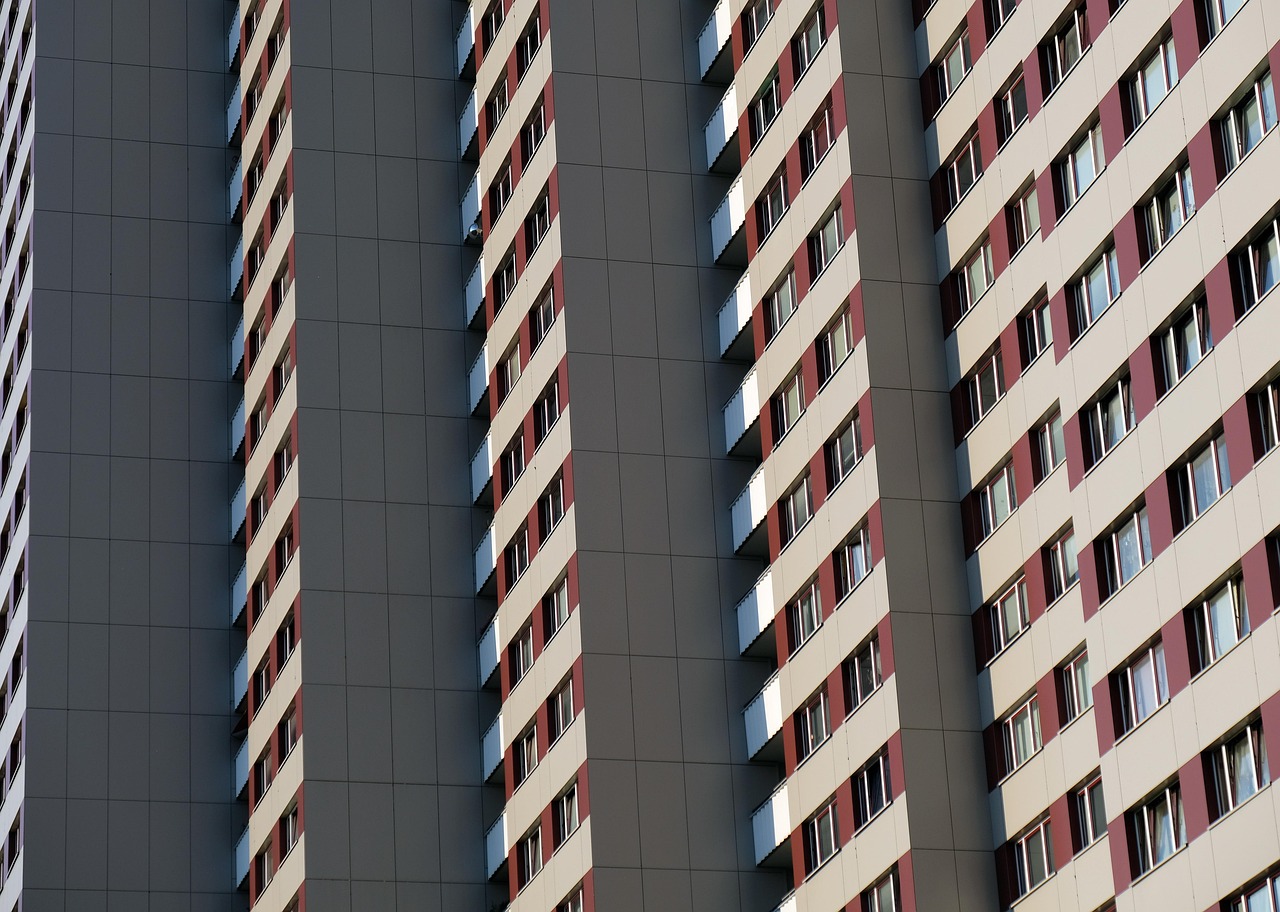 découvrez les causes et solutions face à la pénurie de personnel dans divers secteurs. analyse des impacts et stratégies pour surmonter le manque de main-d'œuvre.