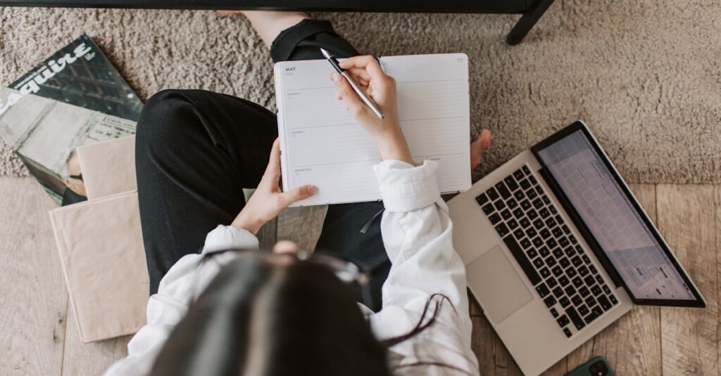 découvrez tout ce qu'il faut savoir sur la dette étudiante : causes, conséquences, solutions pour la rembourser et conseils pour éviter le surendettement.
